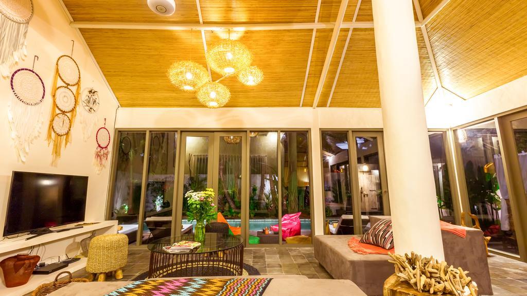 Luxury Kudeta 300m And Heart Of Villa Seminyak (Bali)