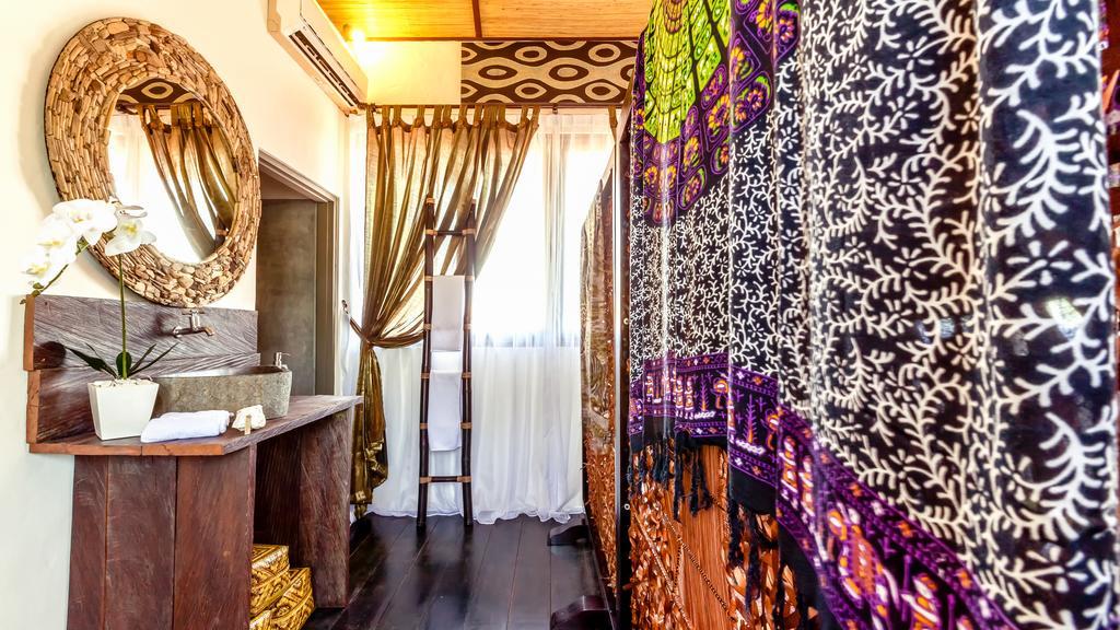 Luxury Kudeta 300m And Heart Of Villa Seminyak (Bali)