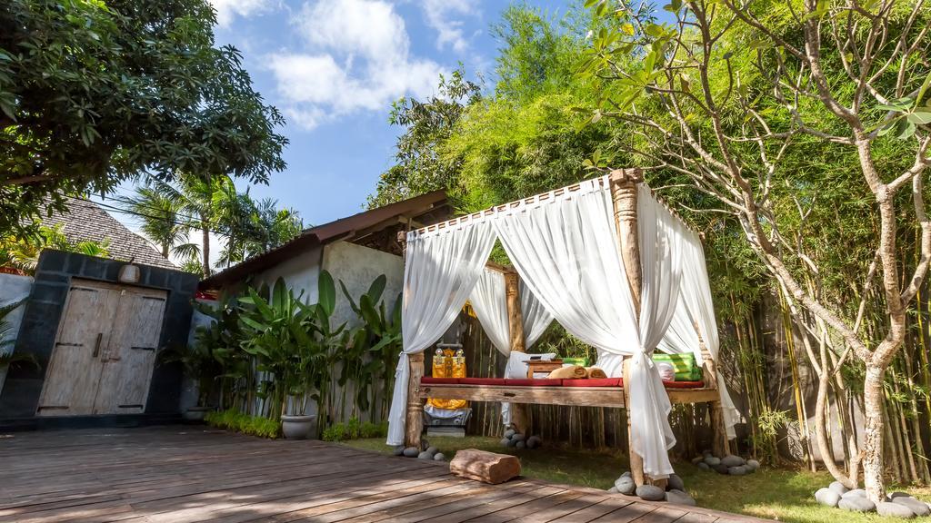 Luxury Kudeta 300m And Heart Of Villa Seminyak (Bali)