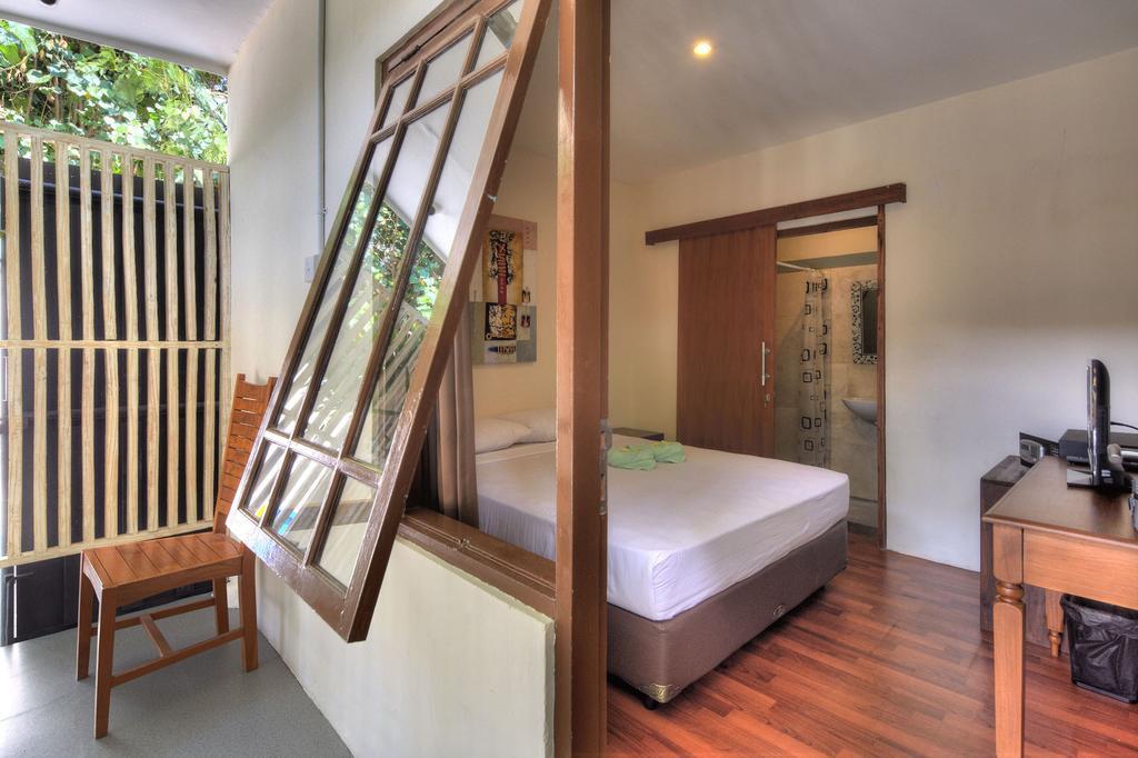 Hostel M Box *