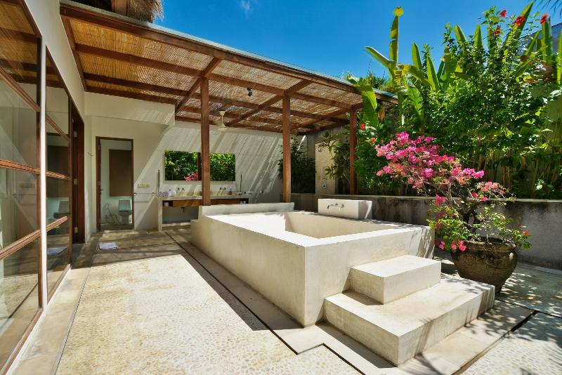 Nyaman Villa