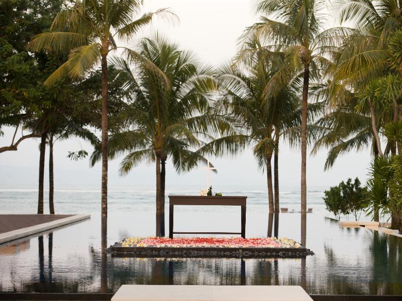 The Royal Santrian Villa