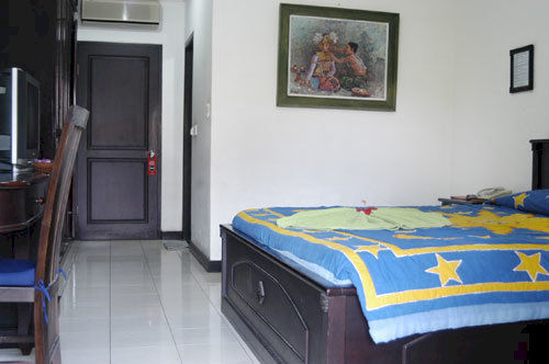 Puri Tanah Lot Hotel 3*