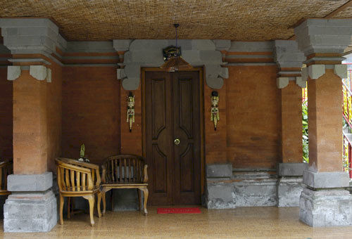 Puri Tanah Lot Hotel 3*