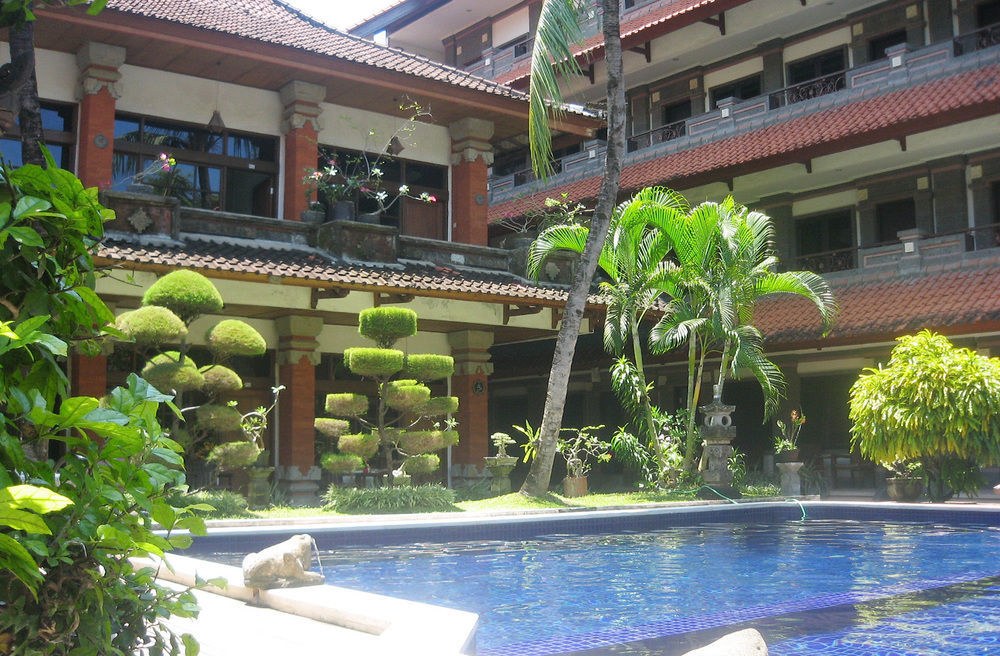 Puri Tanah Lot Hotel 3*