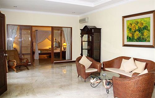 Puri Bambu Hotel 3*