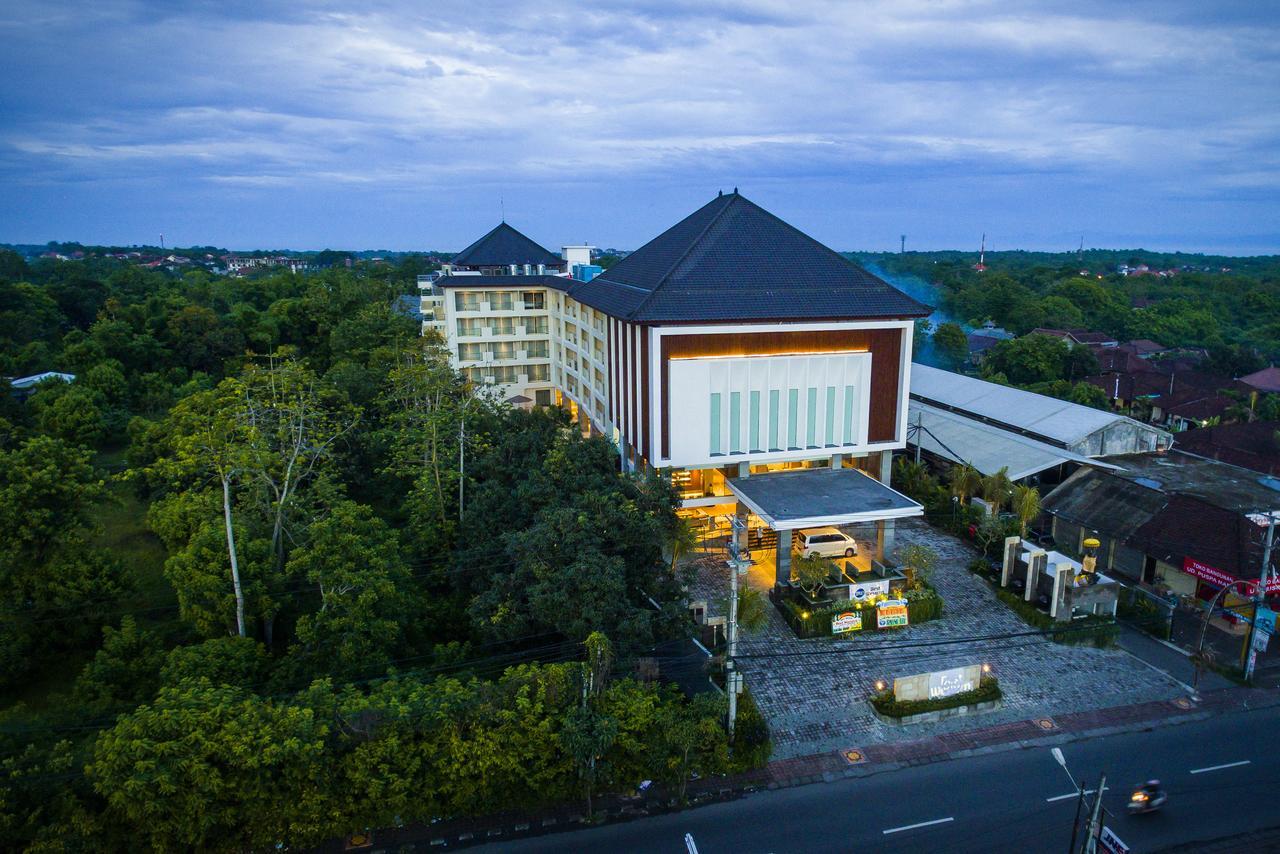 Western Kamala Hotel