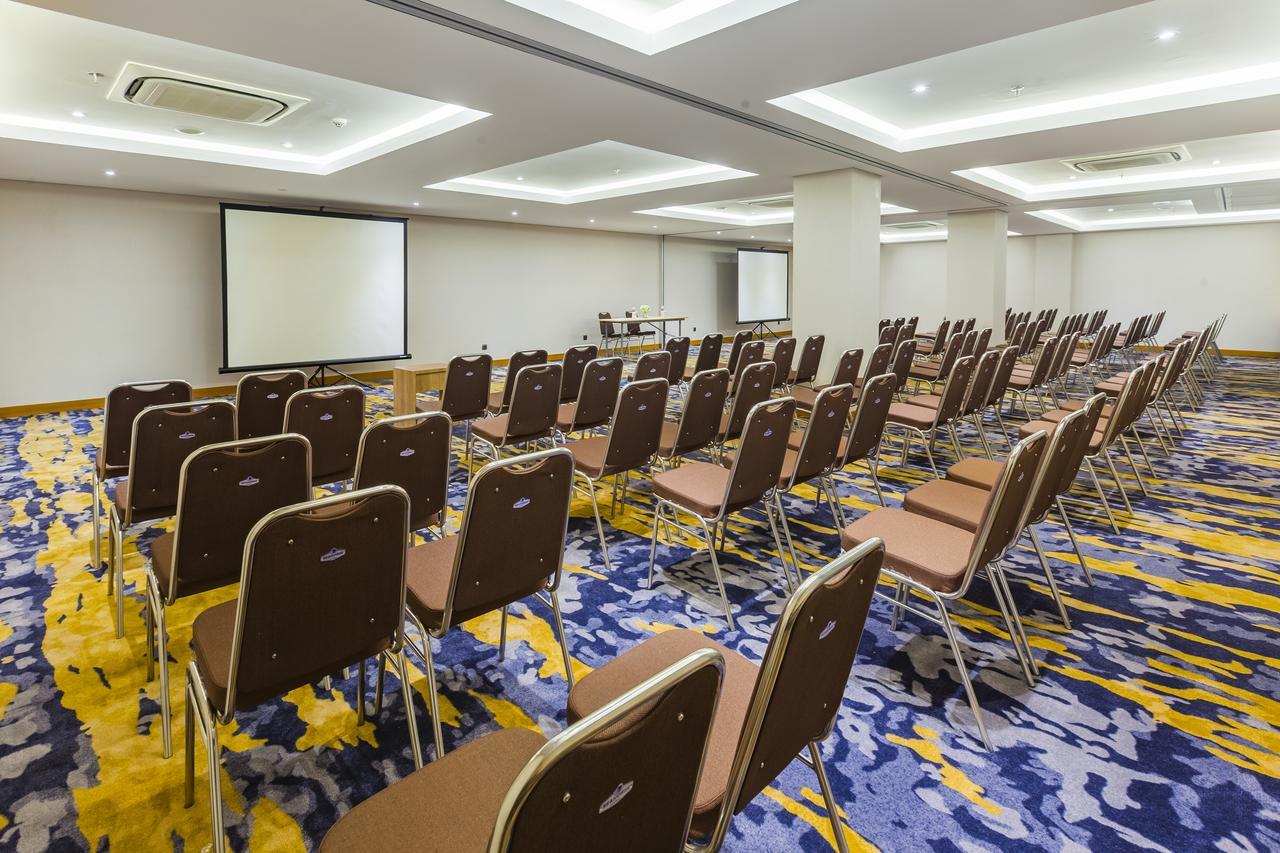 Hotel Western Kamala 4*