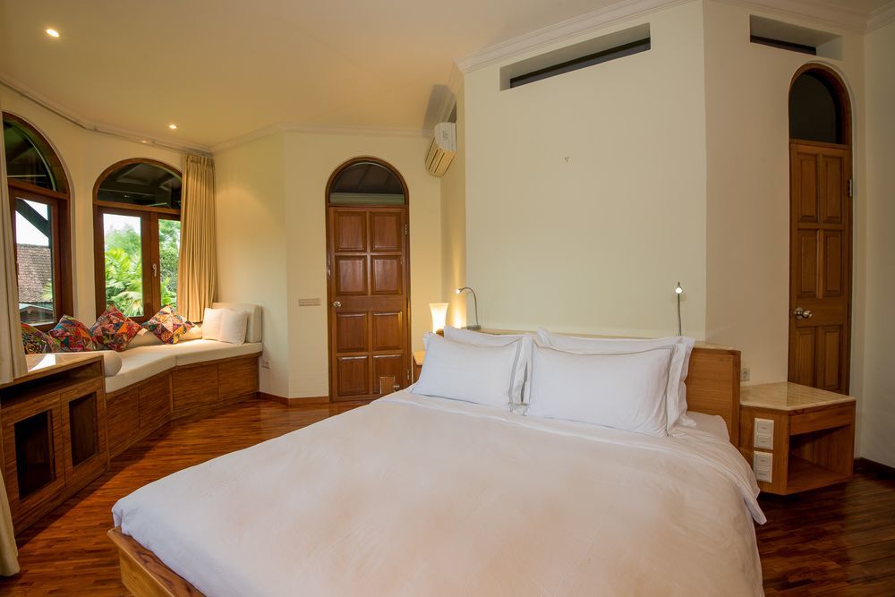 Cove Urbanest Hotel