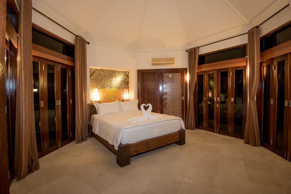 Cove Urbanest Hotel