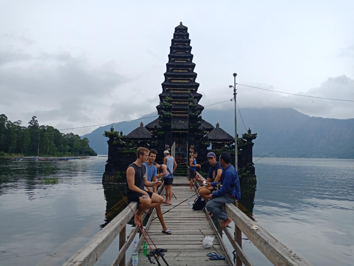 Asrama Black Lava And