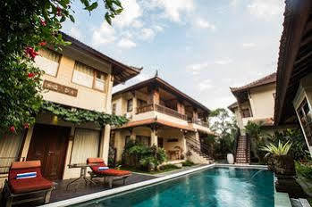 Munari Resort