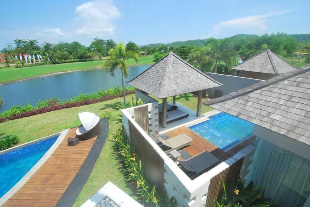 Villa Water Edge By Soscomma *