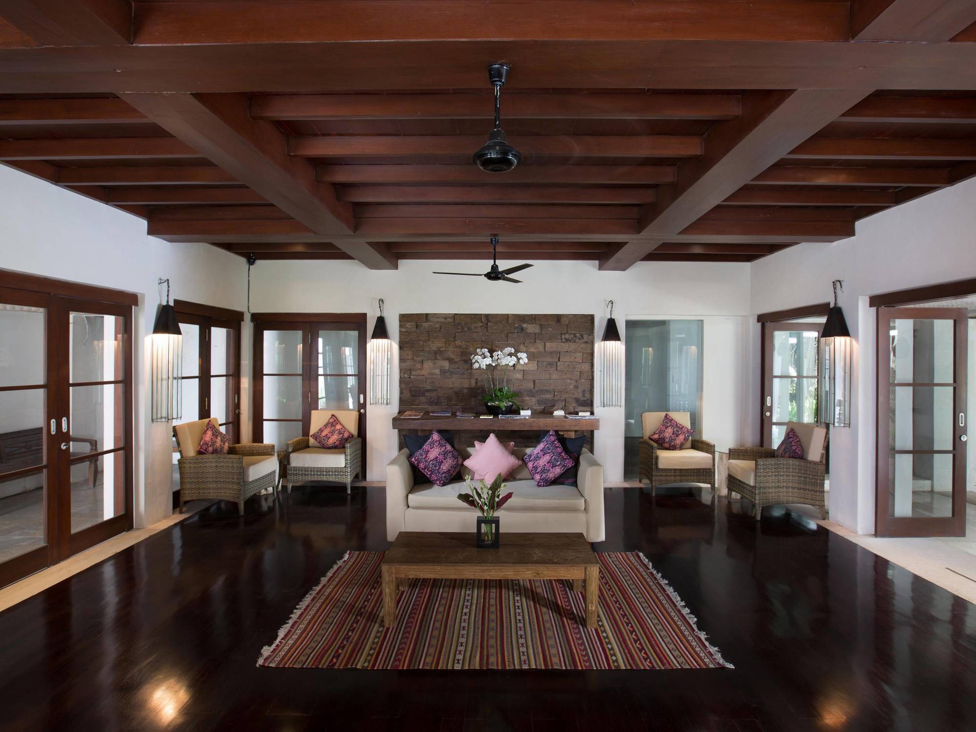 Village Hotel 4*