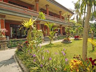 Guest house Tanah Semujan 2*