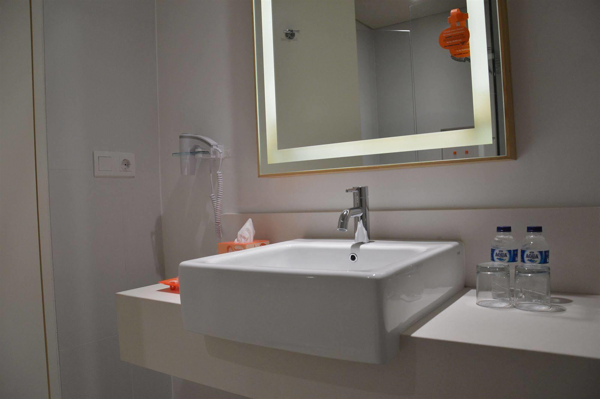 Hotel Harris Raya Kuta Bali