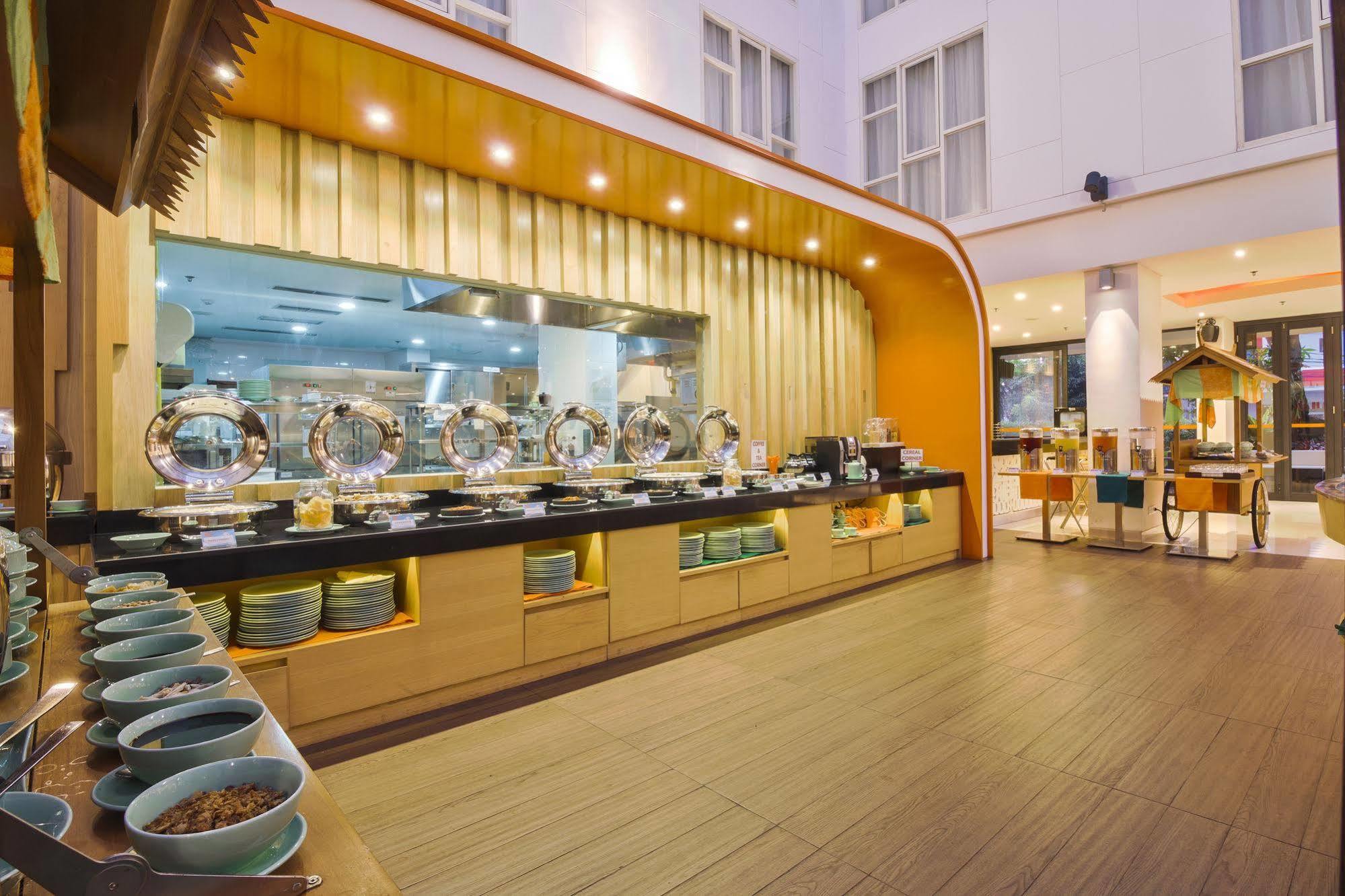 Hotel Harris Raya Kuta Bali 4*