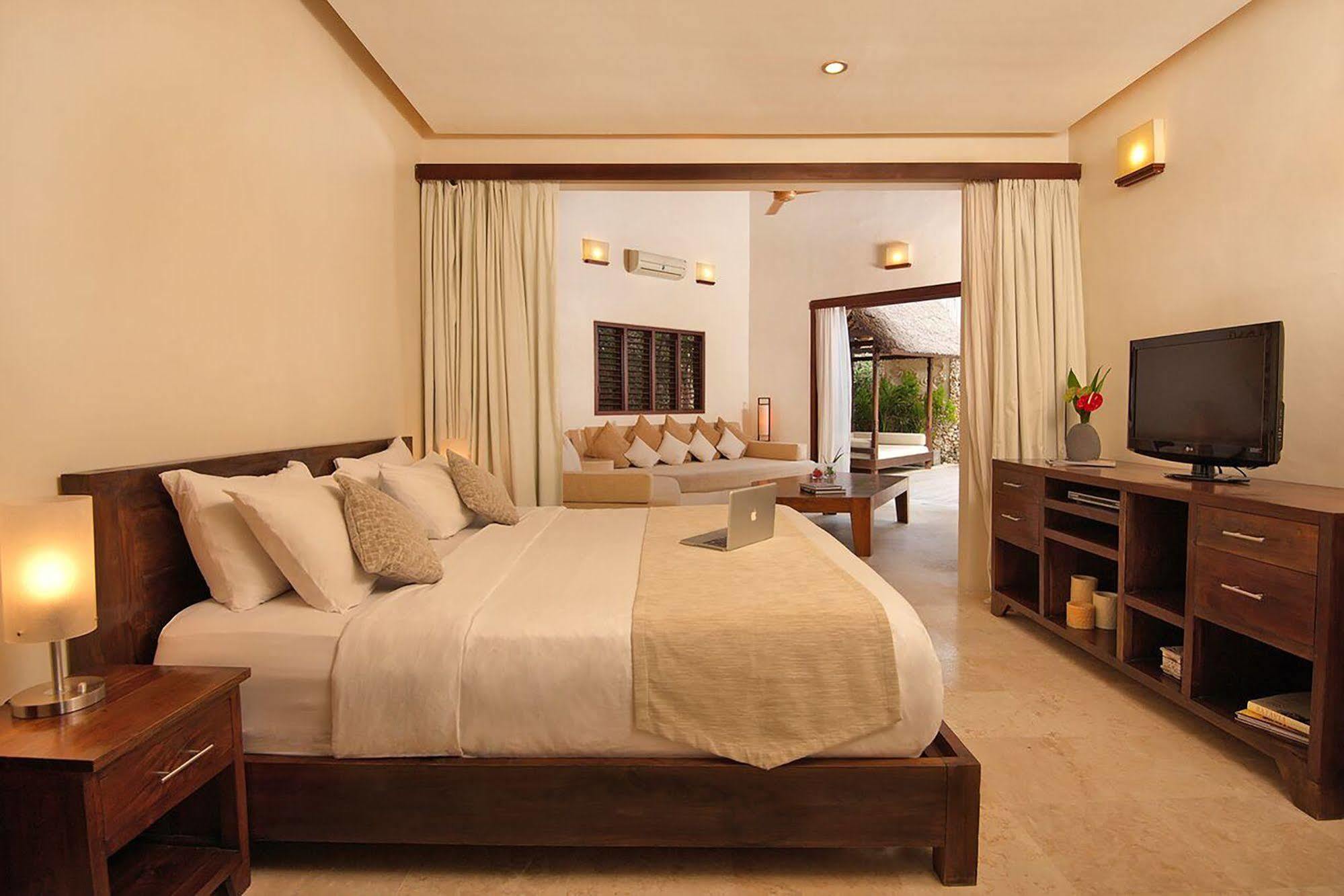 Kubu Villa