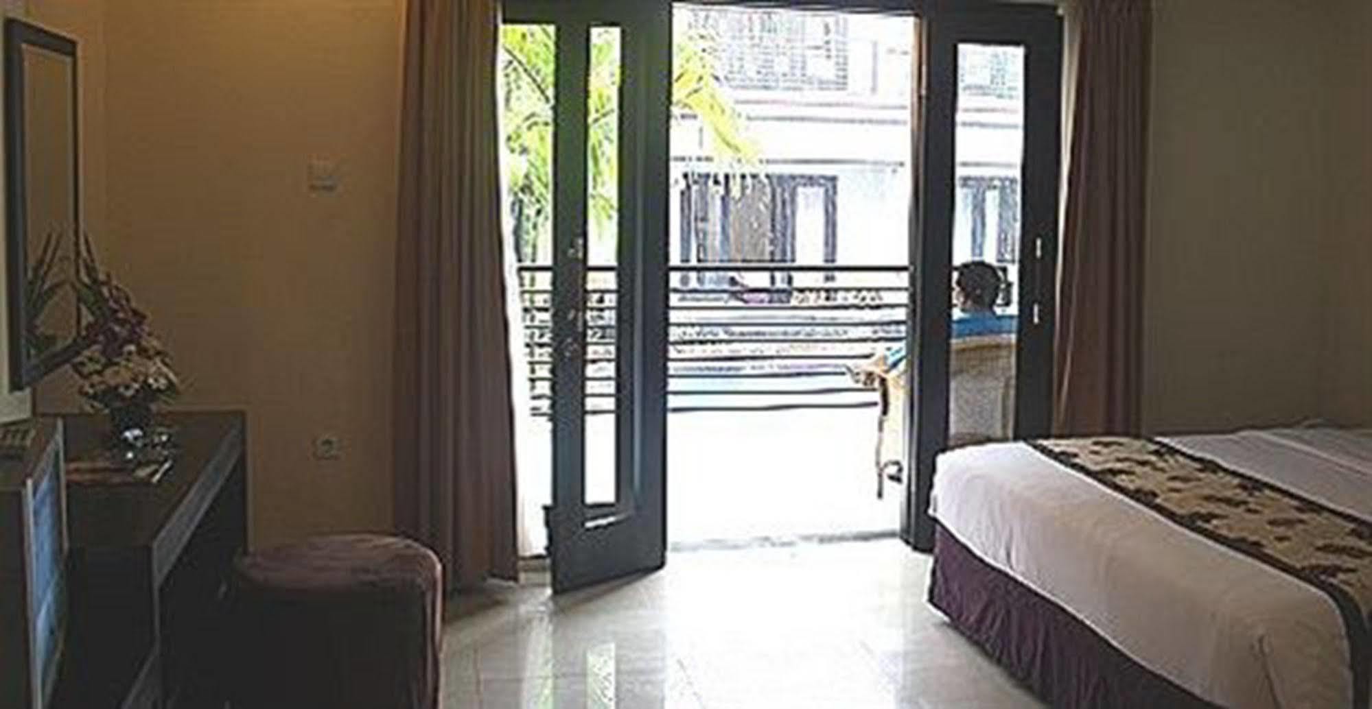Taman Tirta Ayu Pool And Mansion Hotel 3*