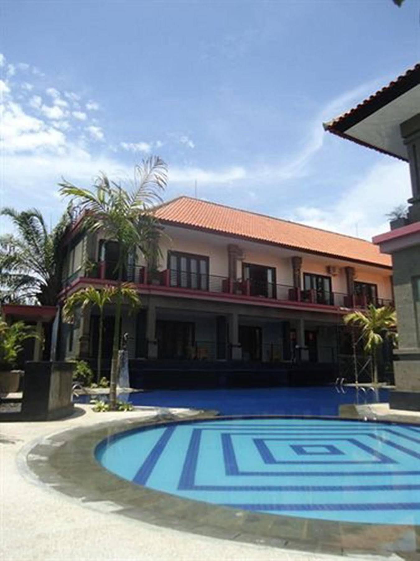 Taman Tirta Ayu Pool And Mansion Hotel Tuban (Bali)