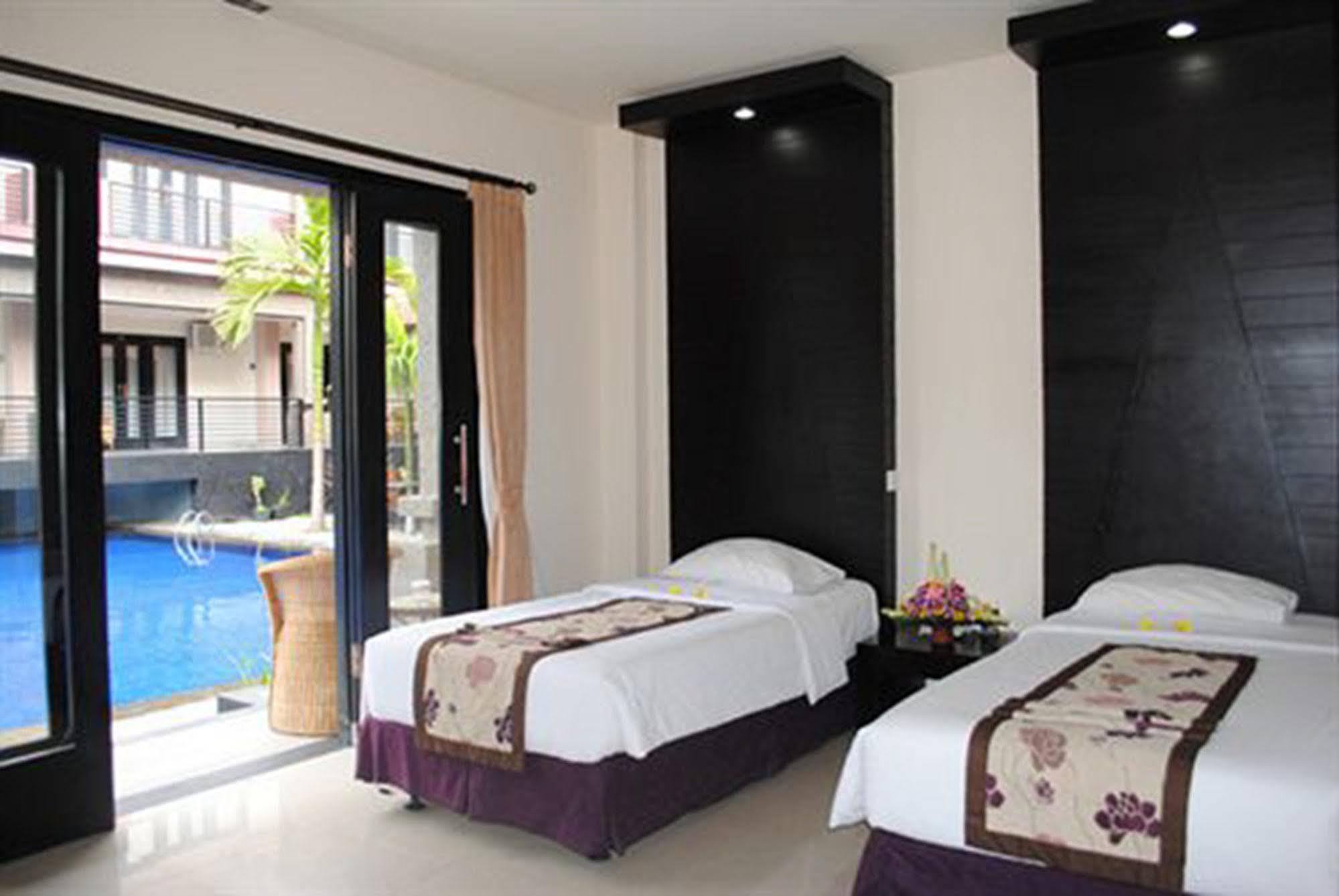 Taman Tirta Ayu Pool And Mansion Hotel Tuban (Bali)