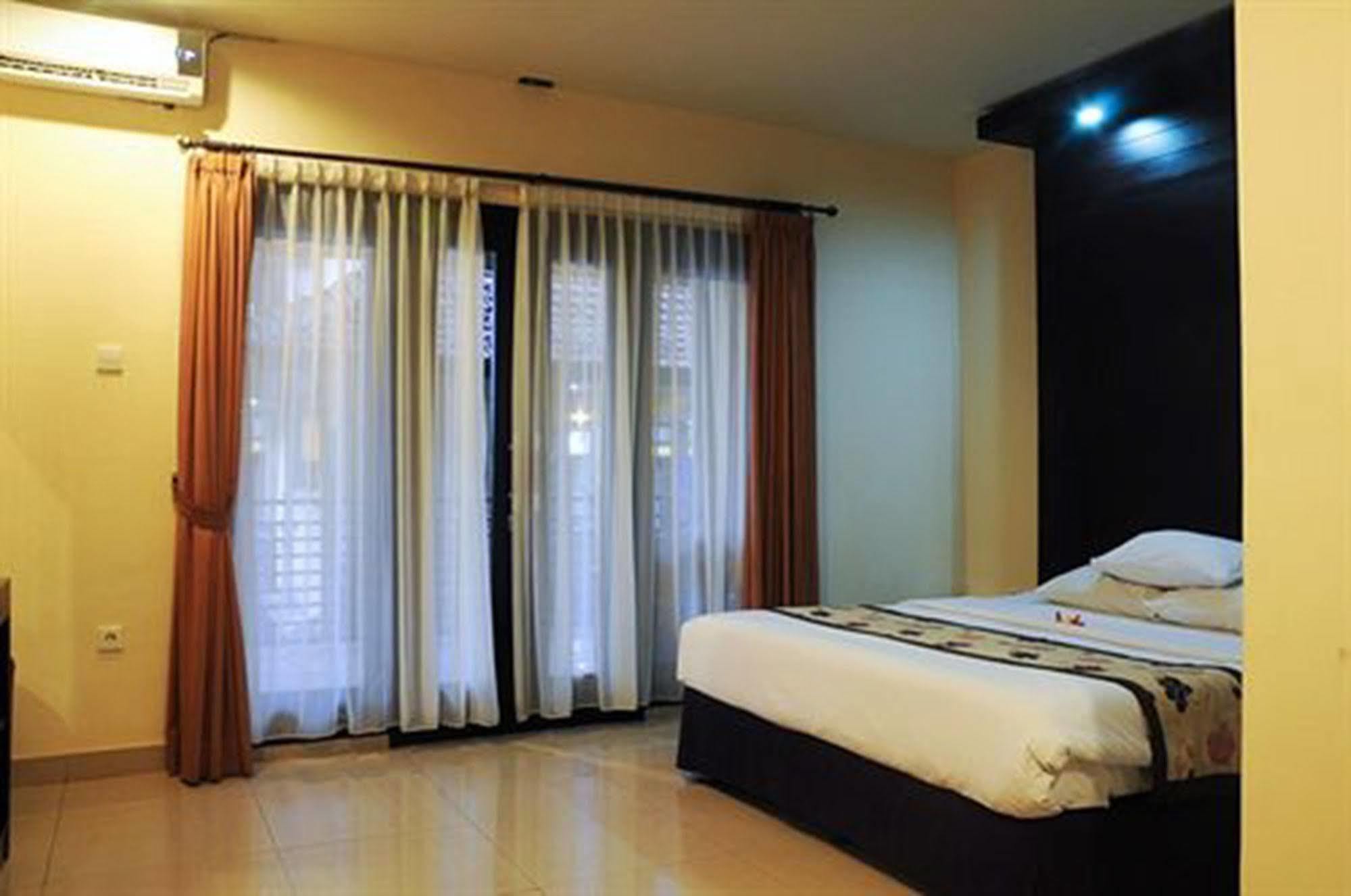 Taman Tirta Ayu Pool And Mansion 3*
