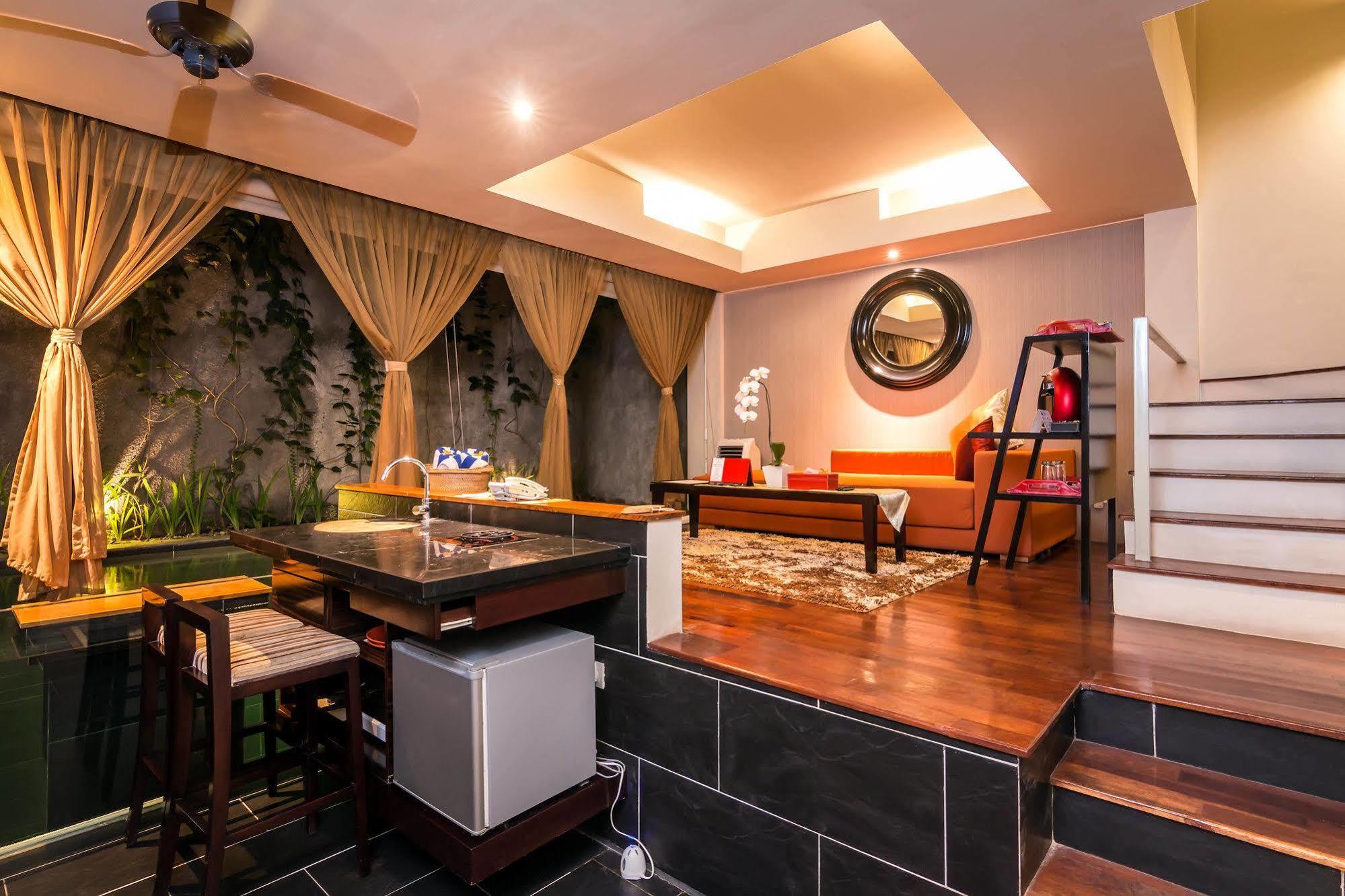 18 Loft At Kuta Resort 4*