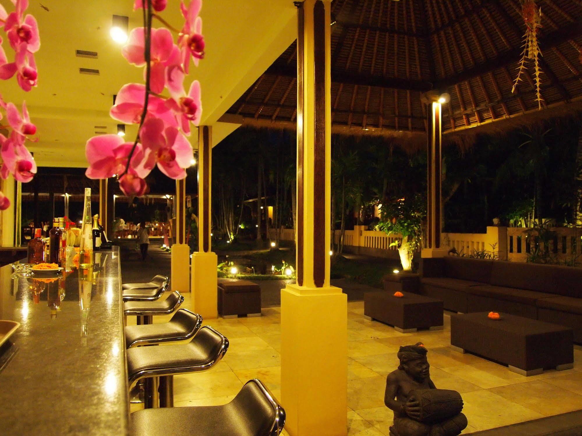 Hotel Saren Indah 3*