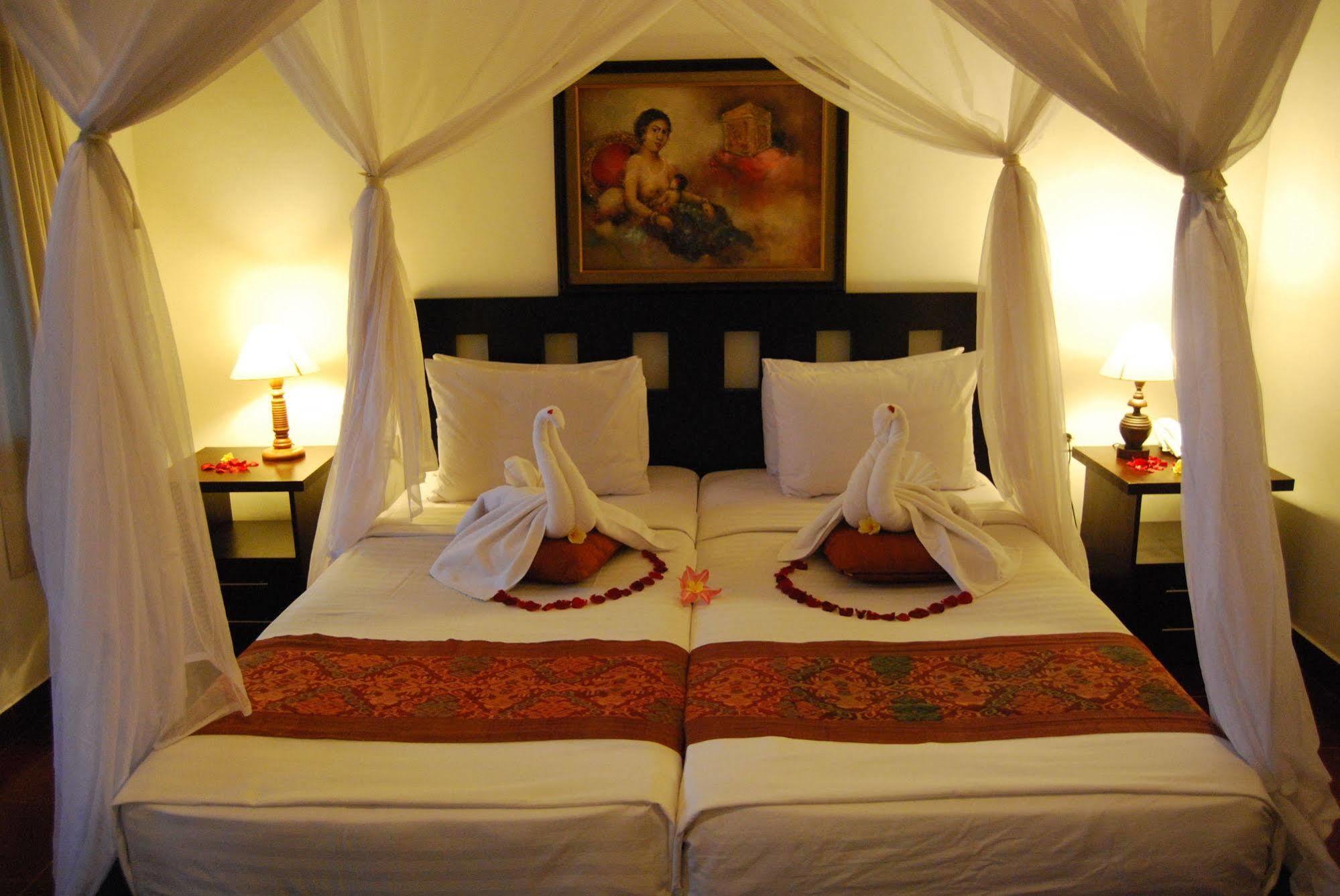 Saren Indah Hotel 3*