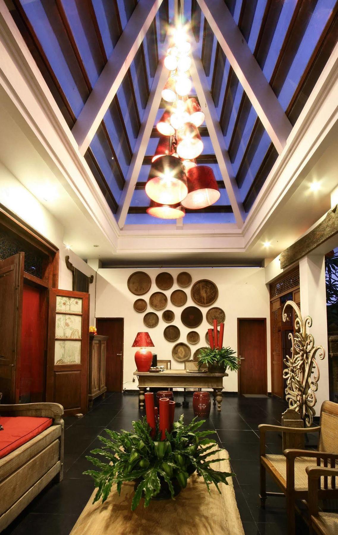 Kamar Kamar Boutique