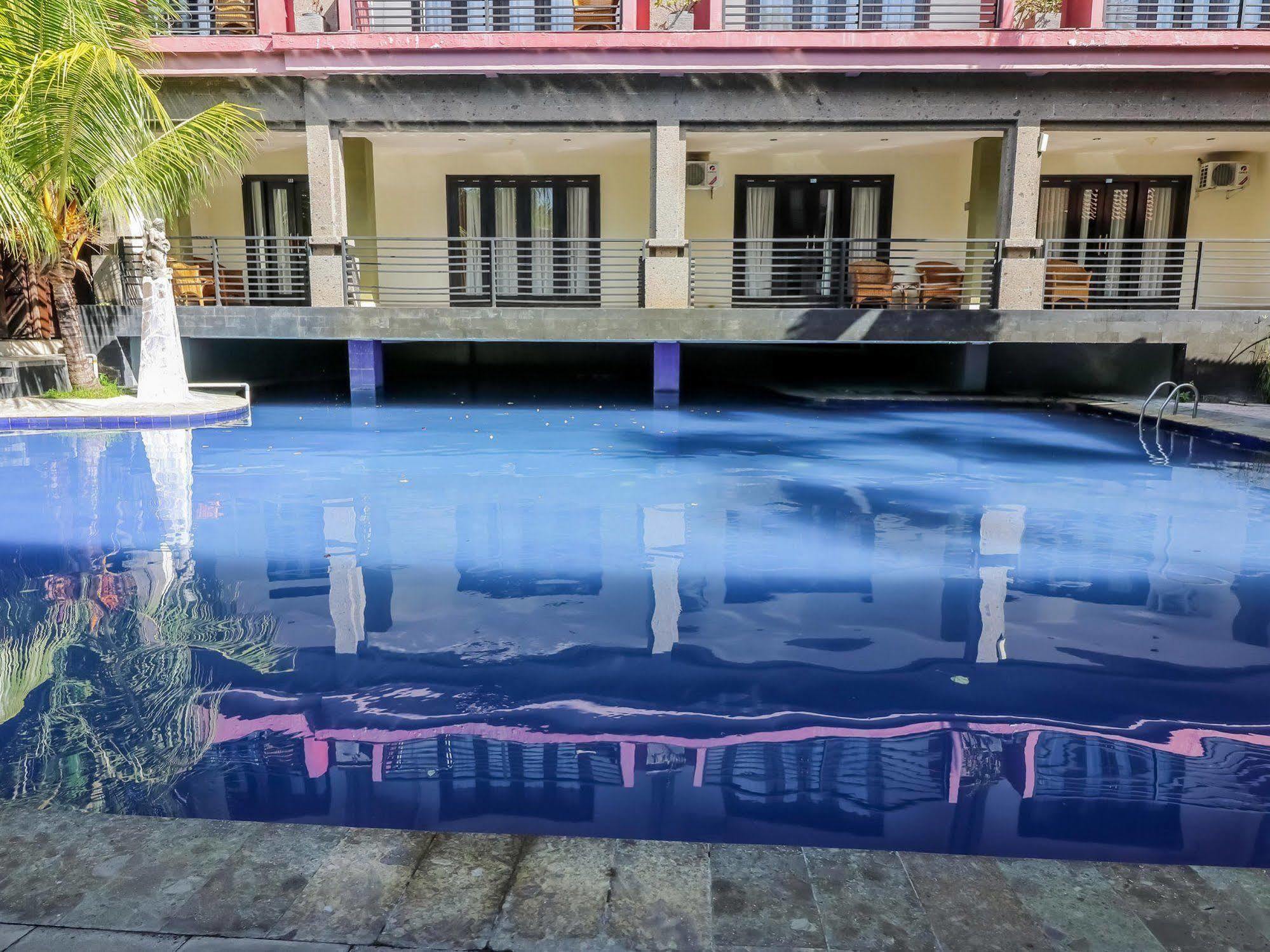 Taman Tirta Ayu Pool And Mansion Hotel 3*