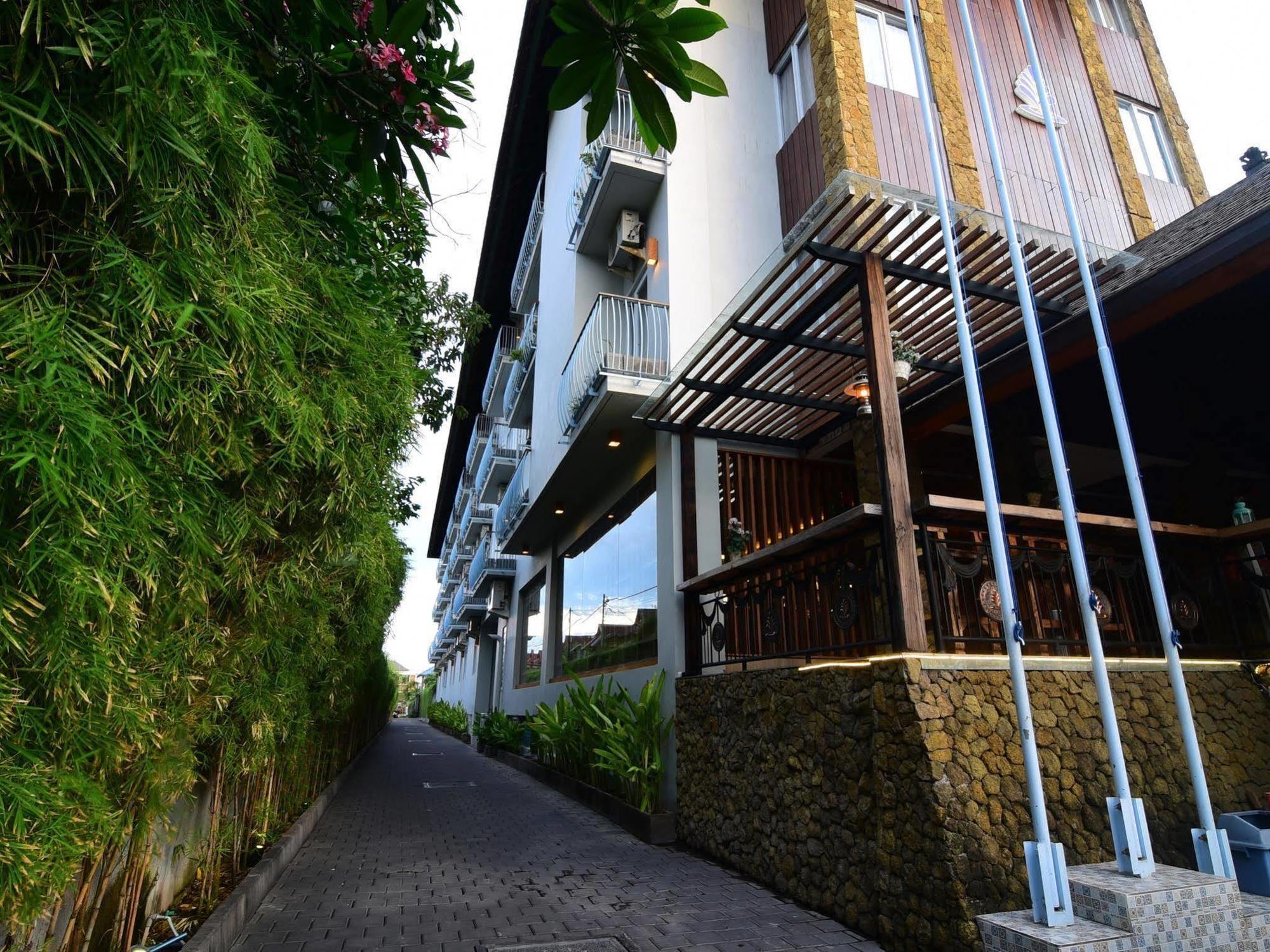 Rhadana Hotel 3*