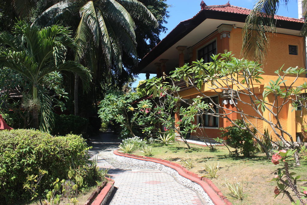 Puri Naga Beachfront Legian (Bali)
