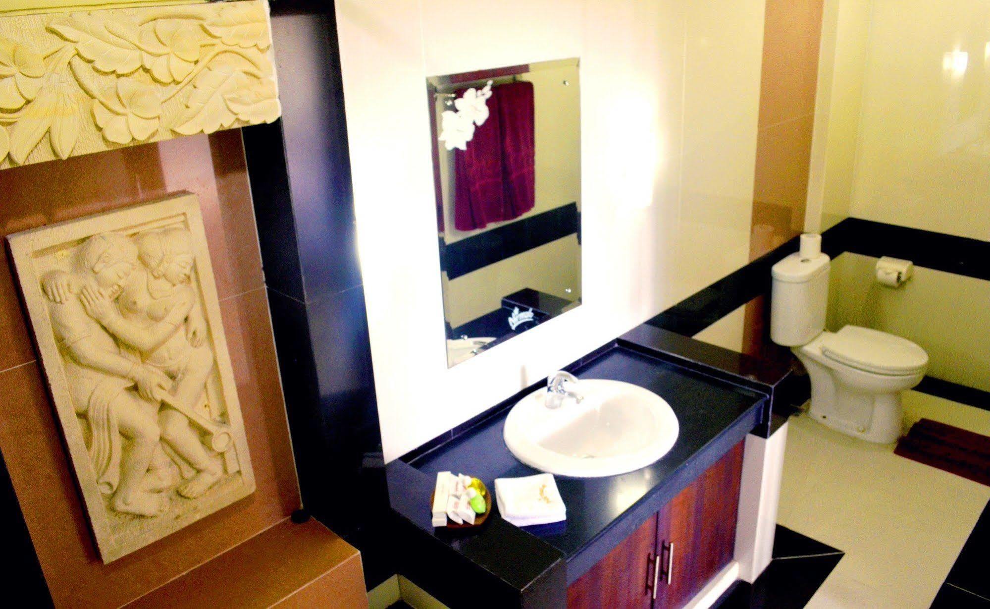 Nirmala Hotel 3*