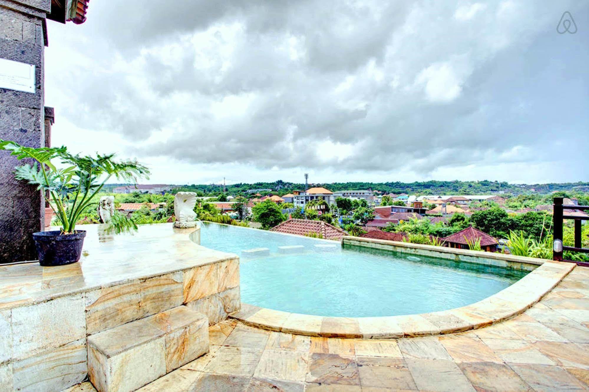 Hotel Nirmala 3*