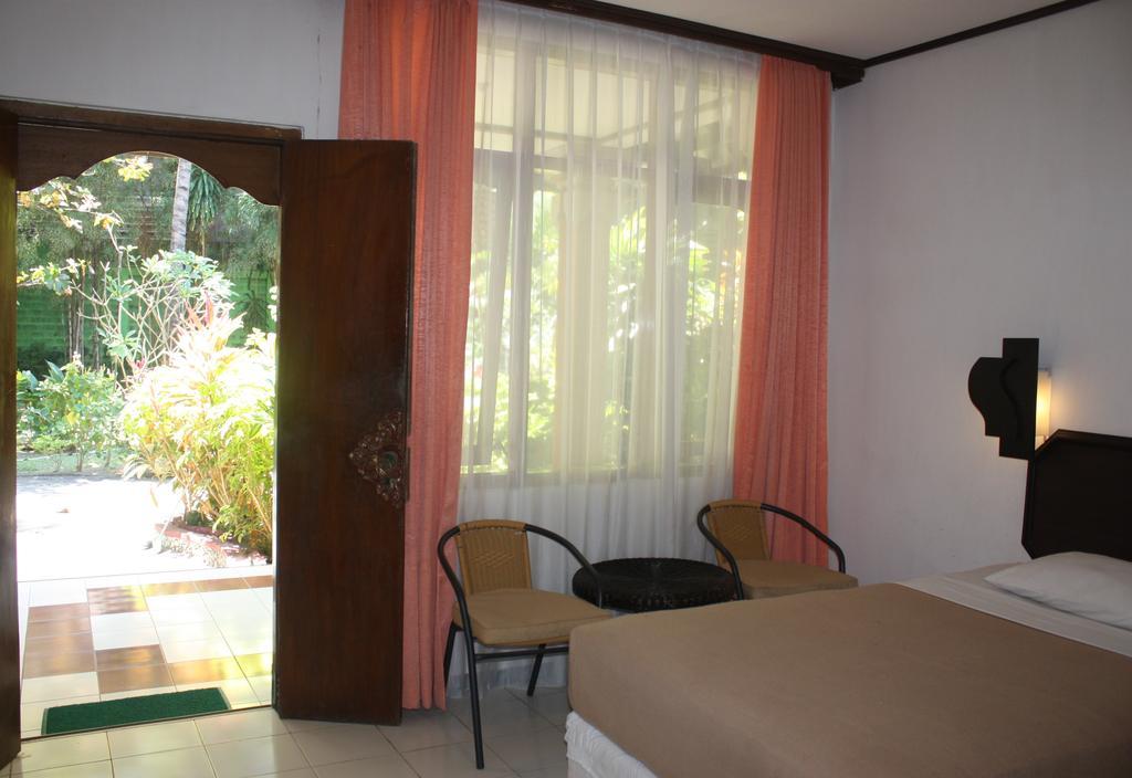 Puri Naga Beachfront 3* Legian (Bali)