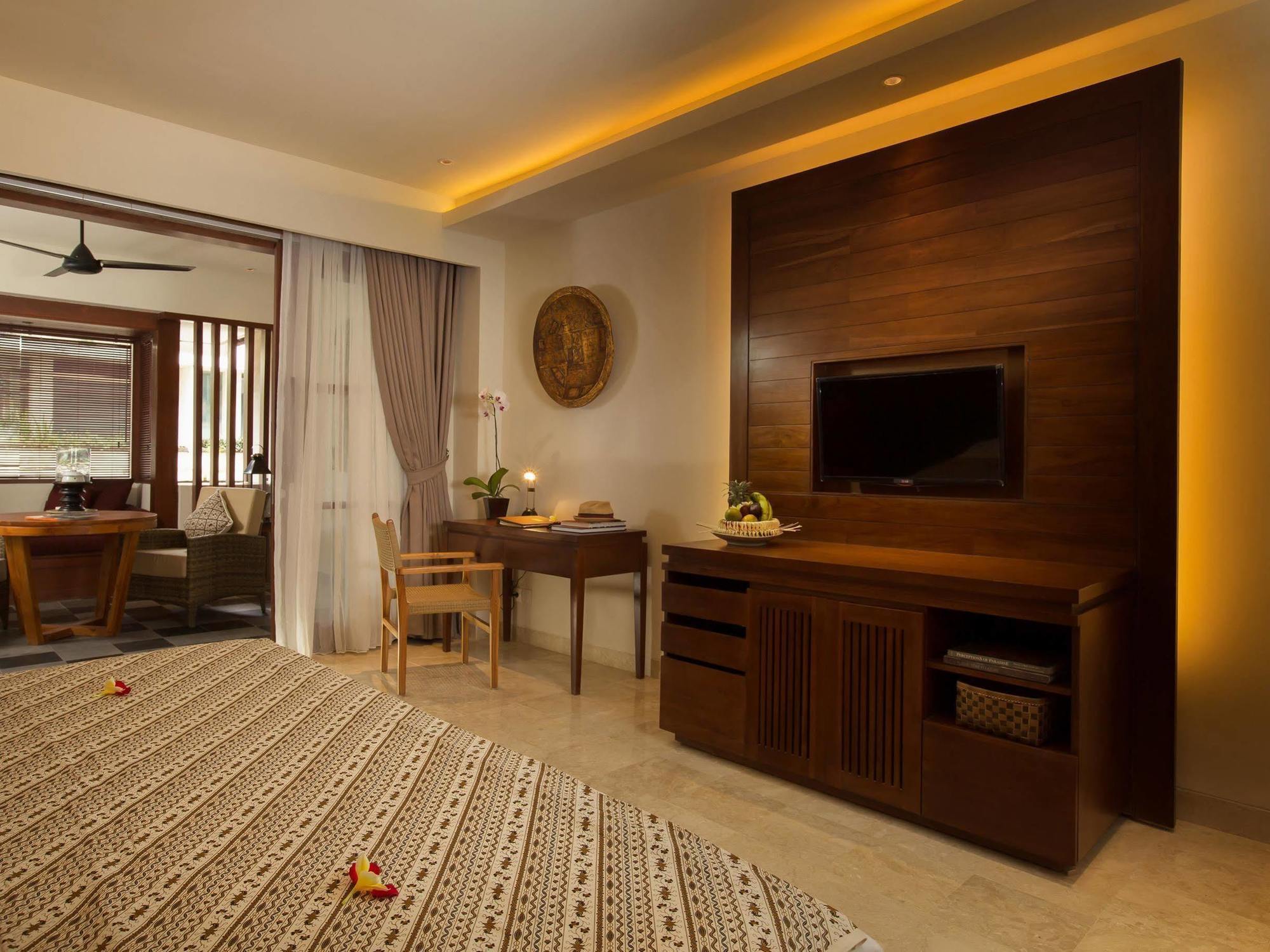 Village 4*