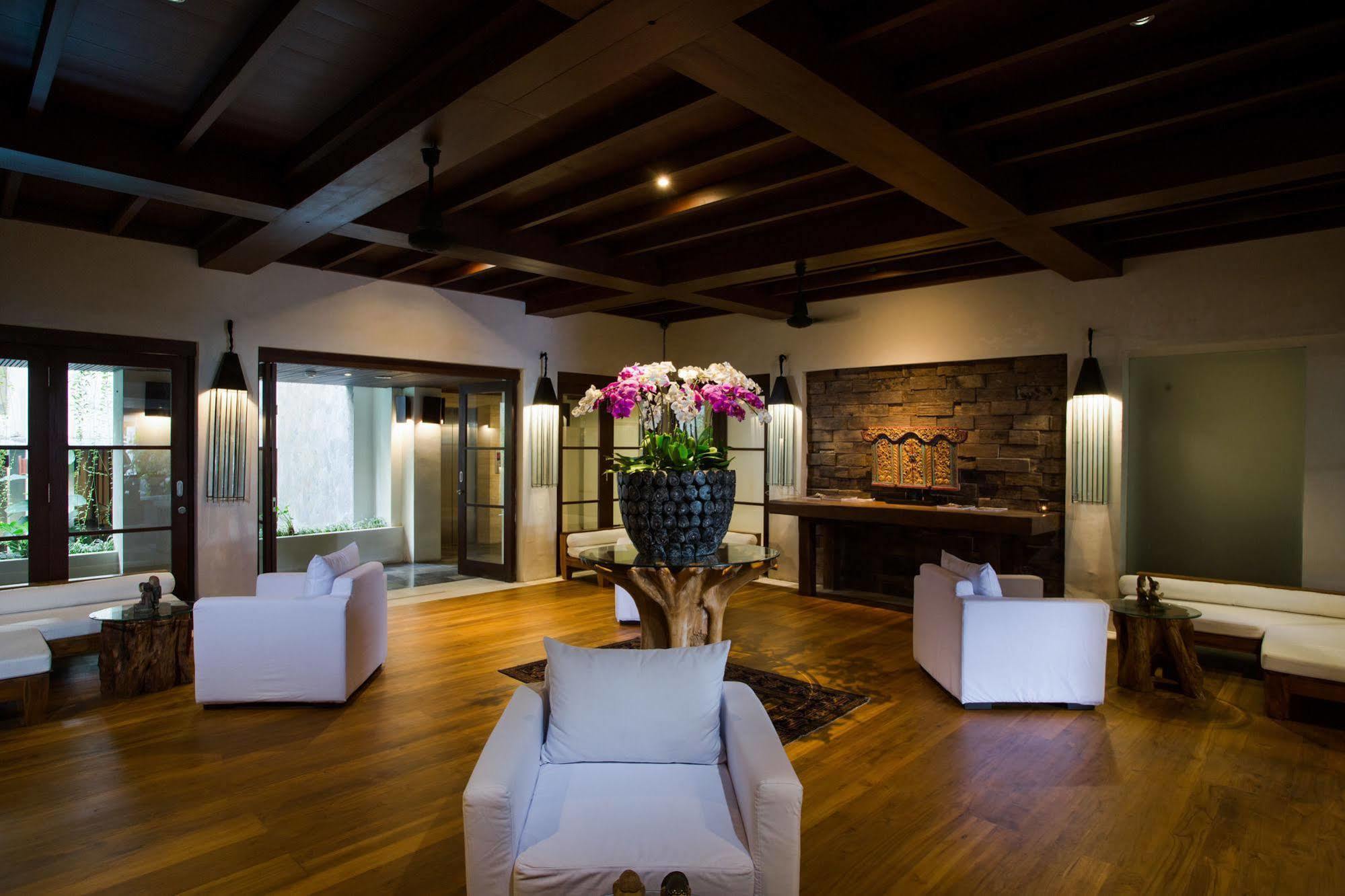Village Hotel 4*