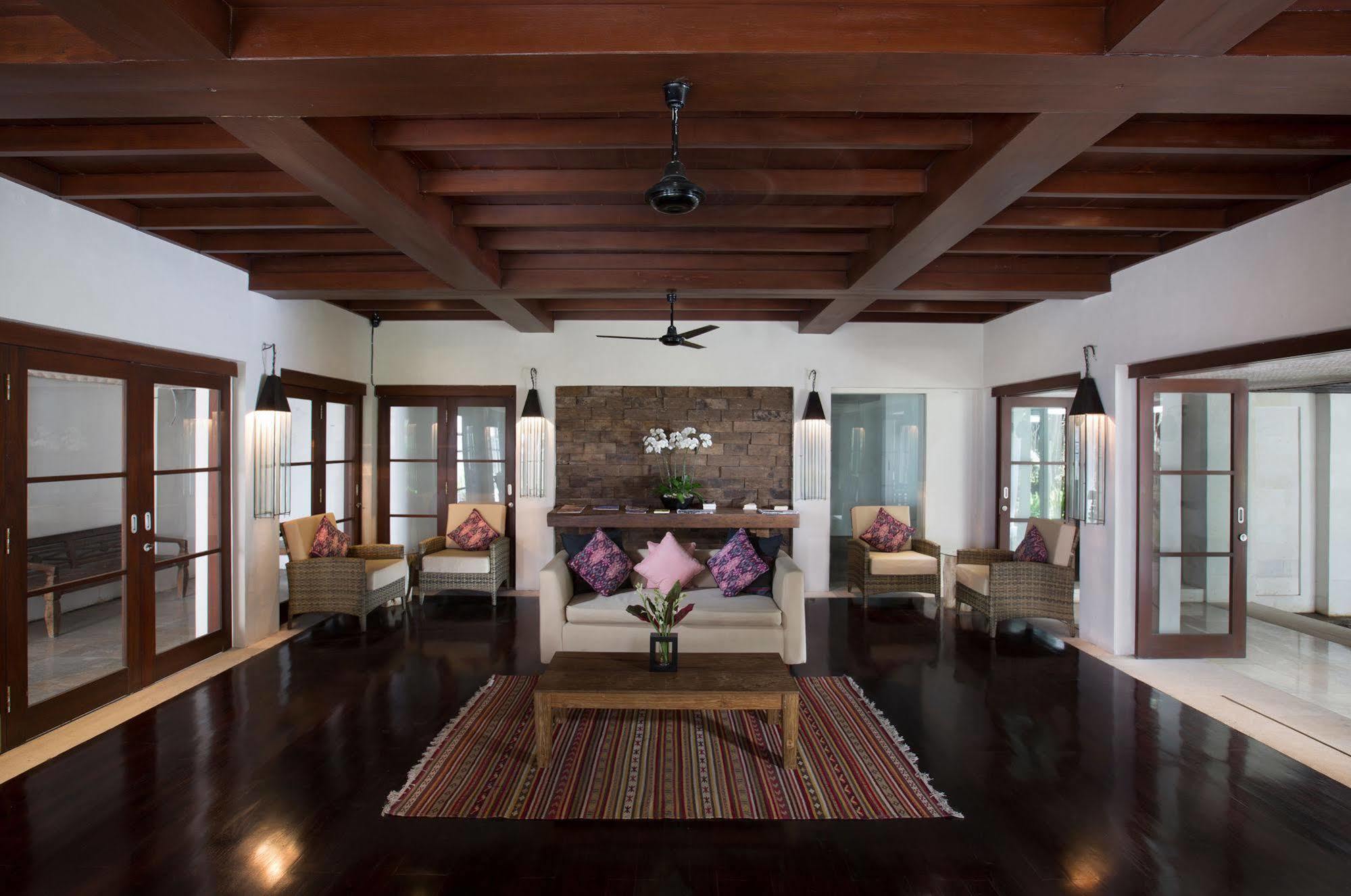 Village Hotel 4*