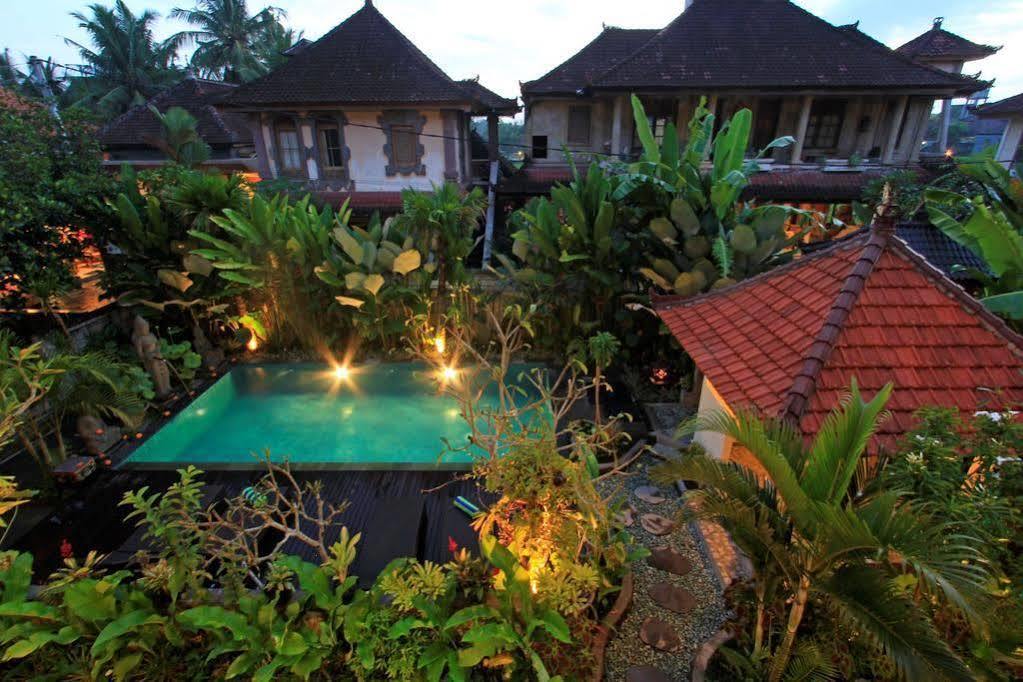 Guest house Tanah Semujan 2*