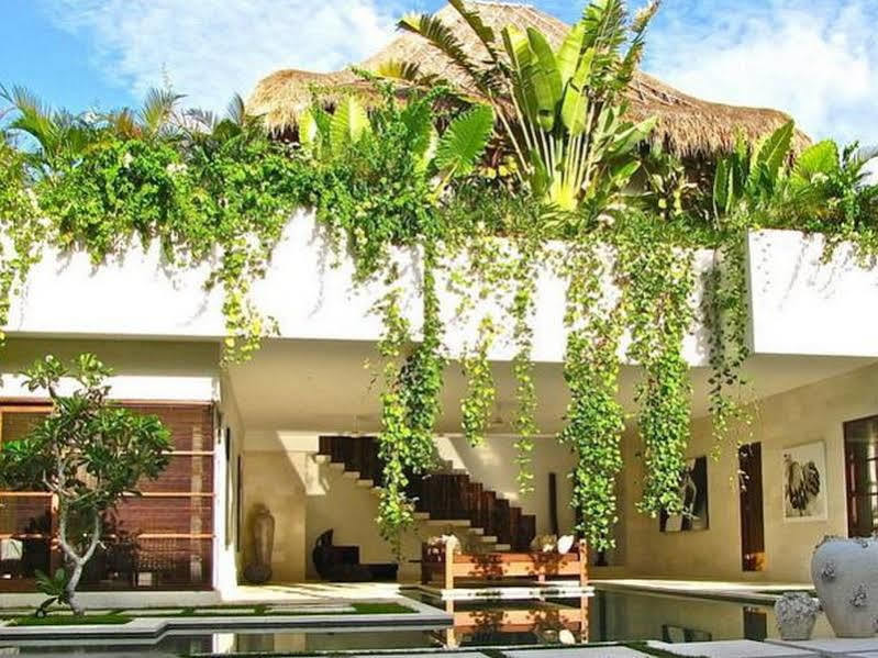 Nyaman Villa *