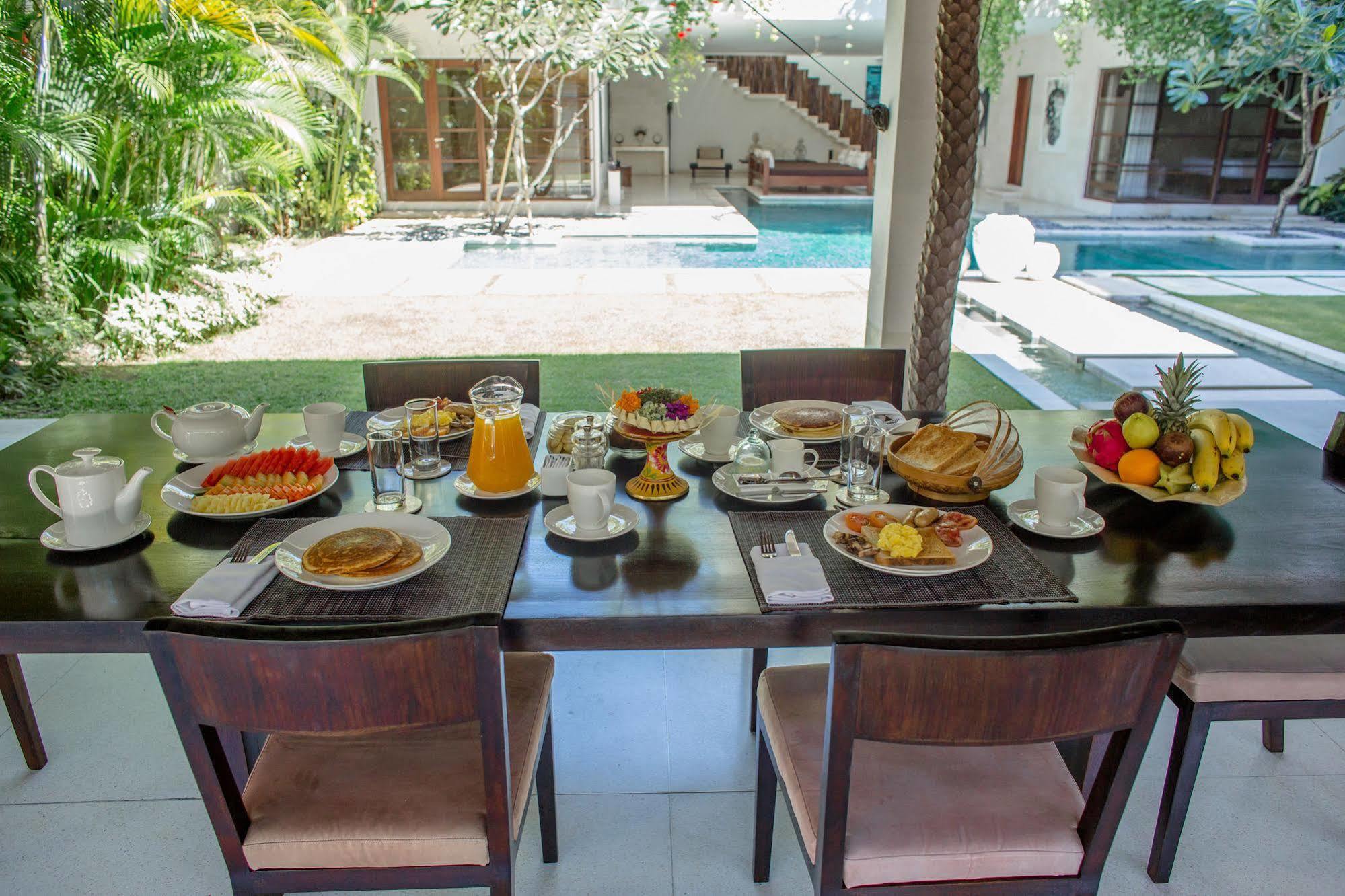 Nyaman Villa Seminyak (Bali)