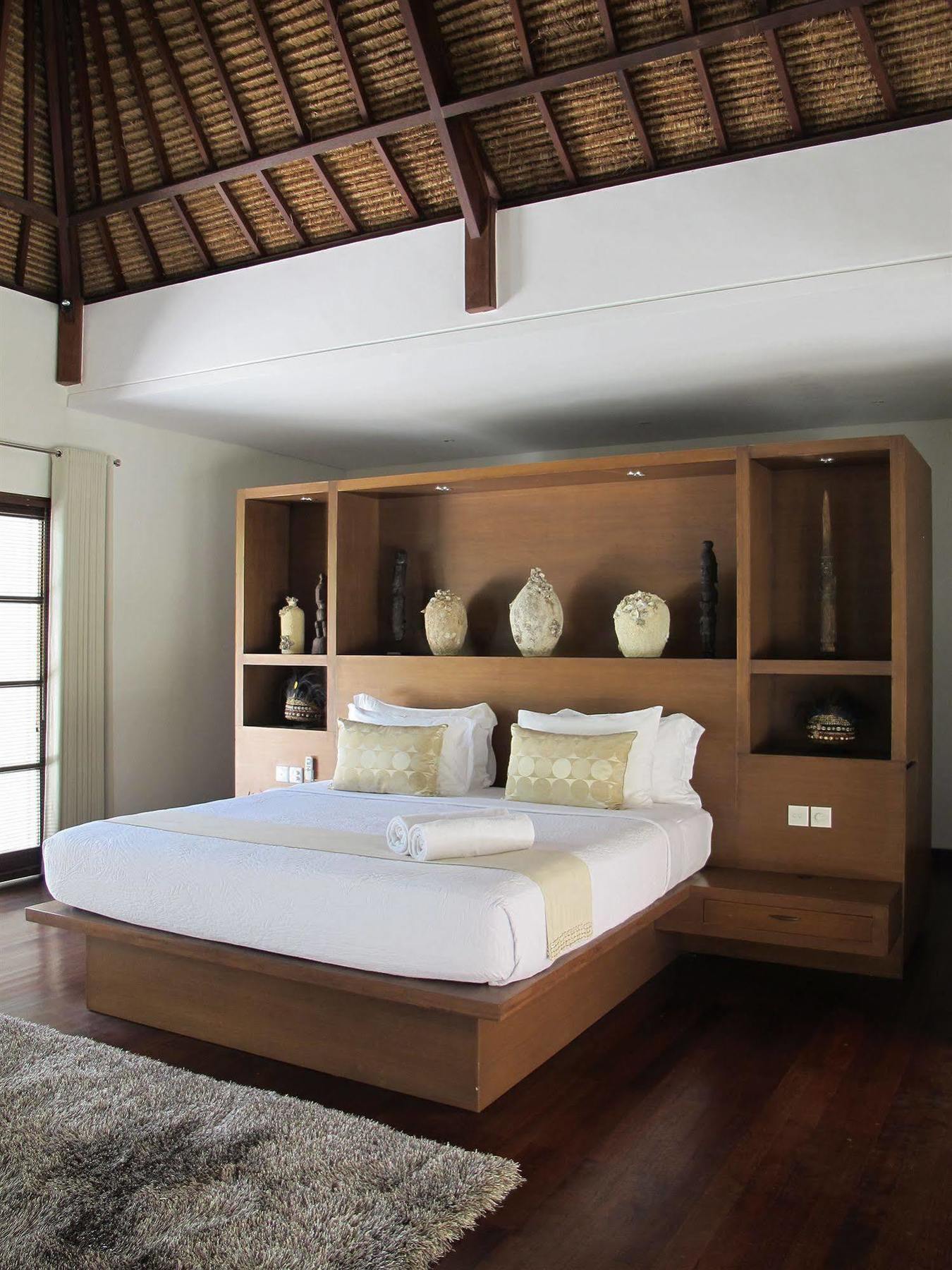 Nyaman Villa *