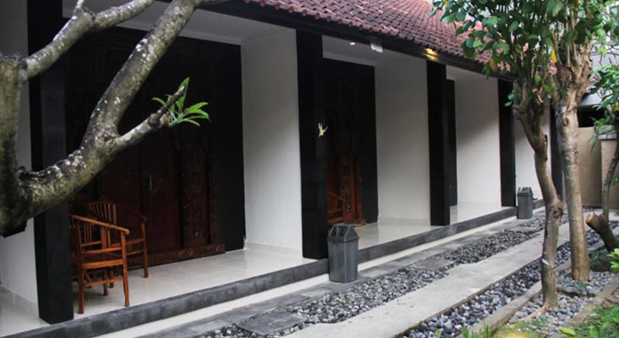 The Legian Mas 2*