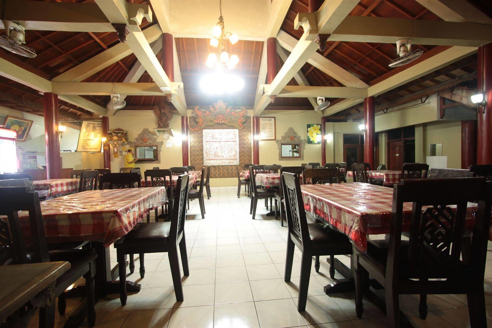 Hotel Bakung Sari 3*
