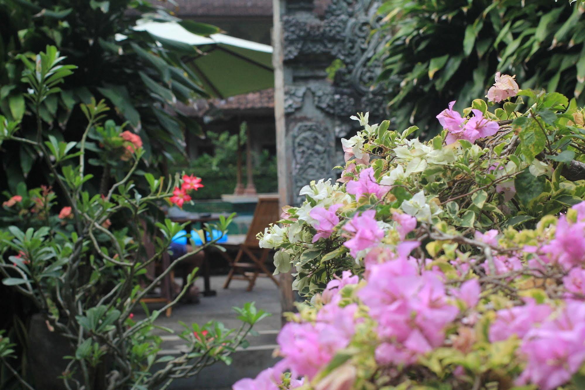 Hotel Bakung Sari 3*