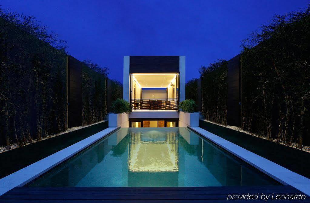 Villa Equilibria