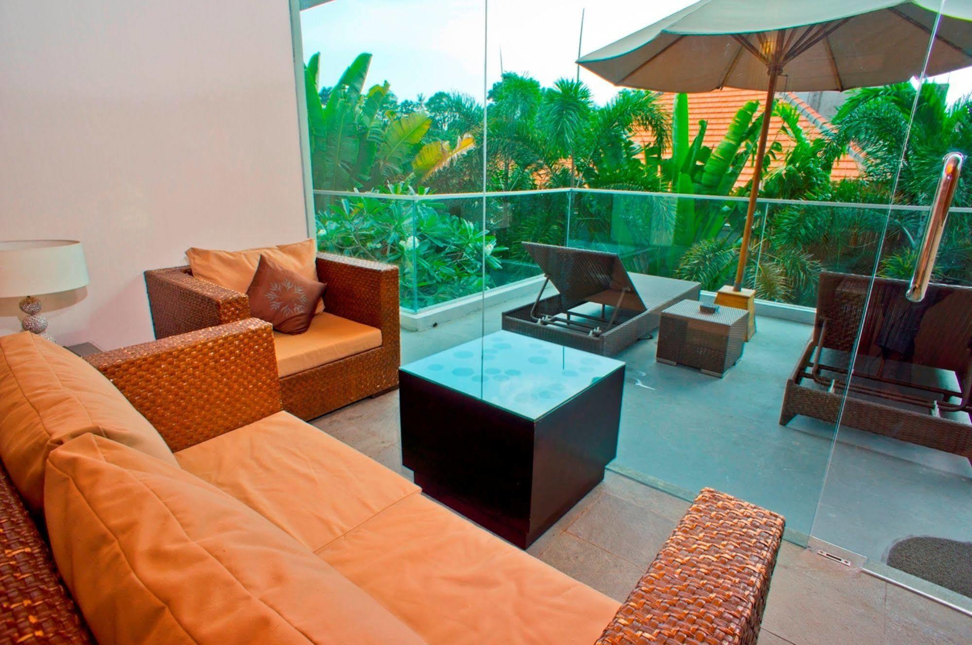 Travis Villa