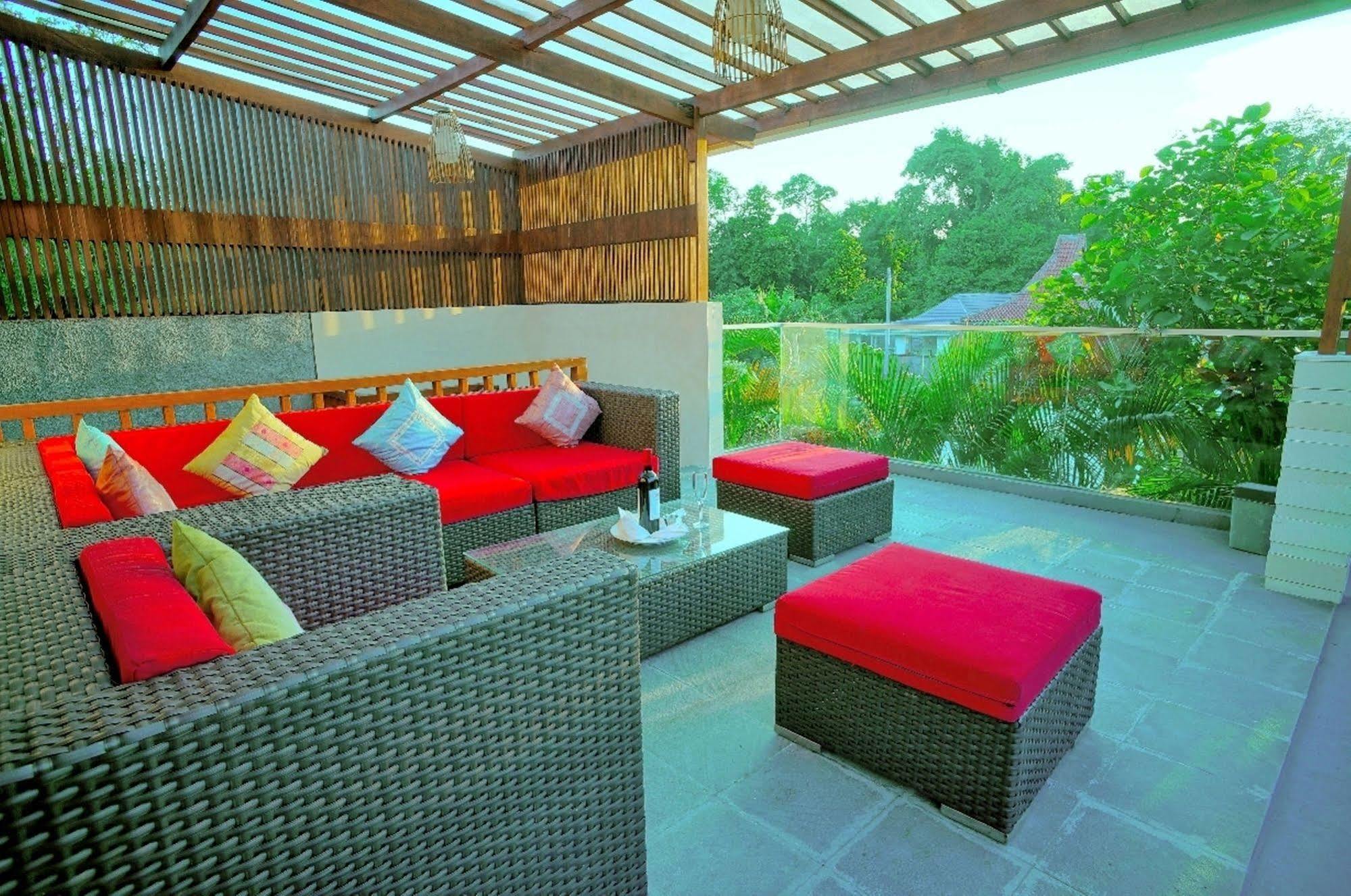 Travis Villa *