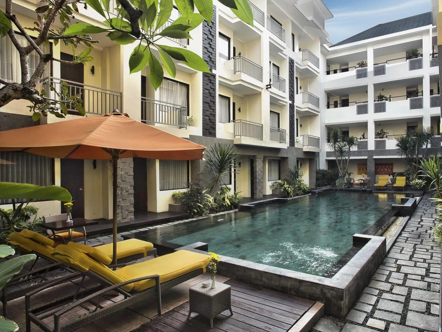 Hotel Bloo Bali 3*